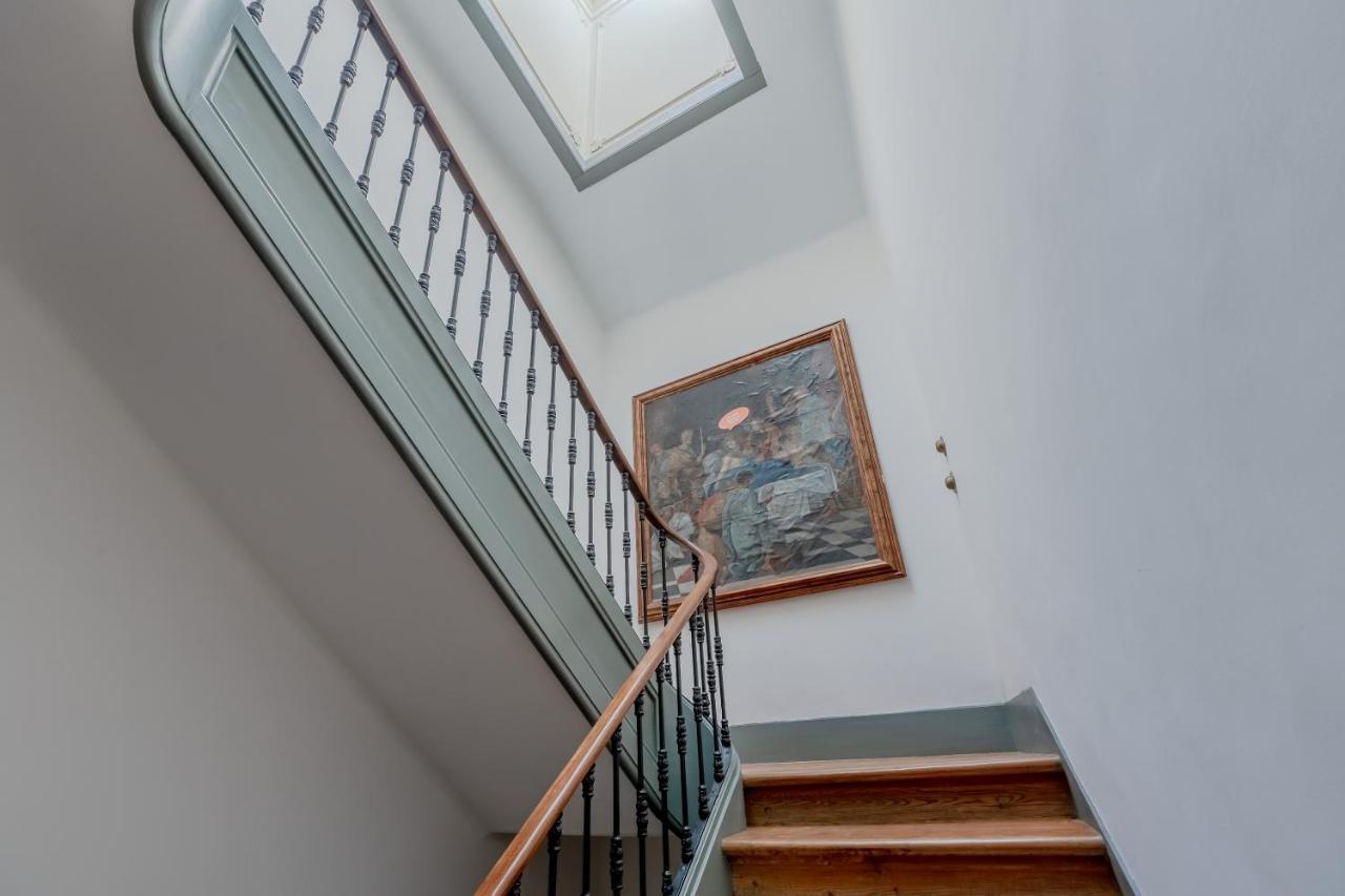 Principe Real Charming Garden View Flat At The Heart Of Lisbon Leilighet Eksteriør bilde
